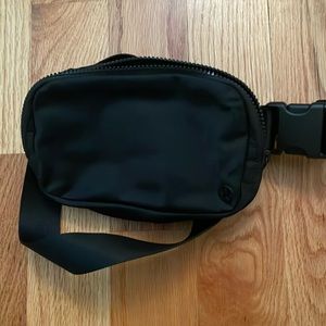 lululemon belt bag